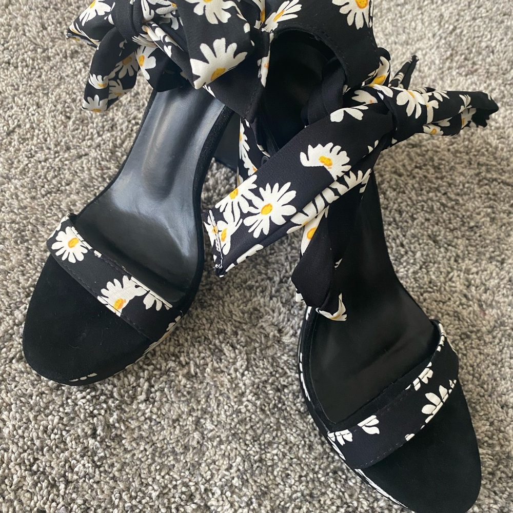 Floral Platform Heels - Black and White